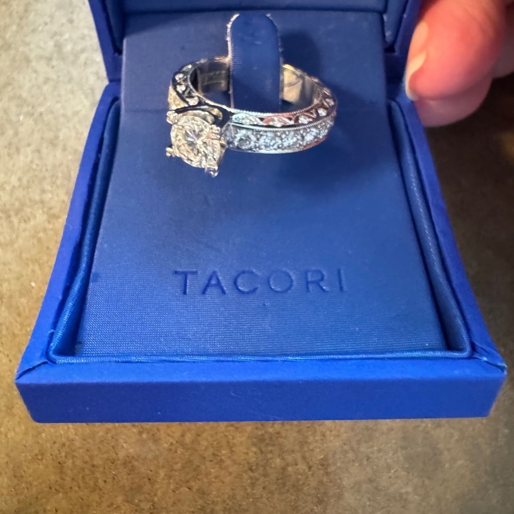 TACORI platinum women’s Diamond Ring - Picture 7 of 11